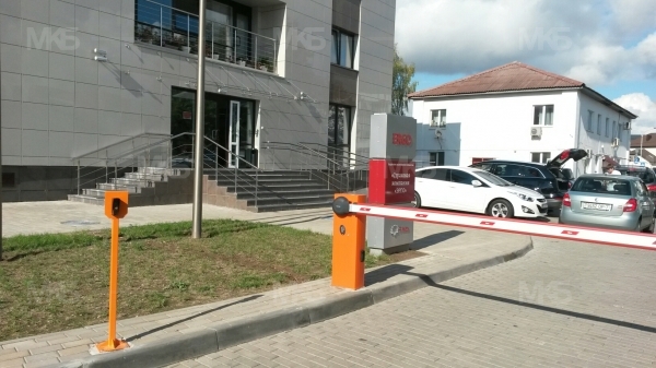 СК "ERGO", ул.Пионерская, 2 (шлагбаумы)